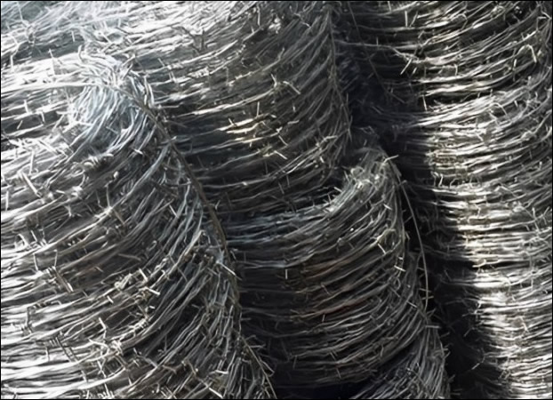 Arame farpado galvanizado de calibre 12, duplo fio torcido